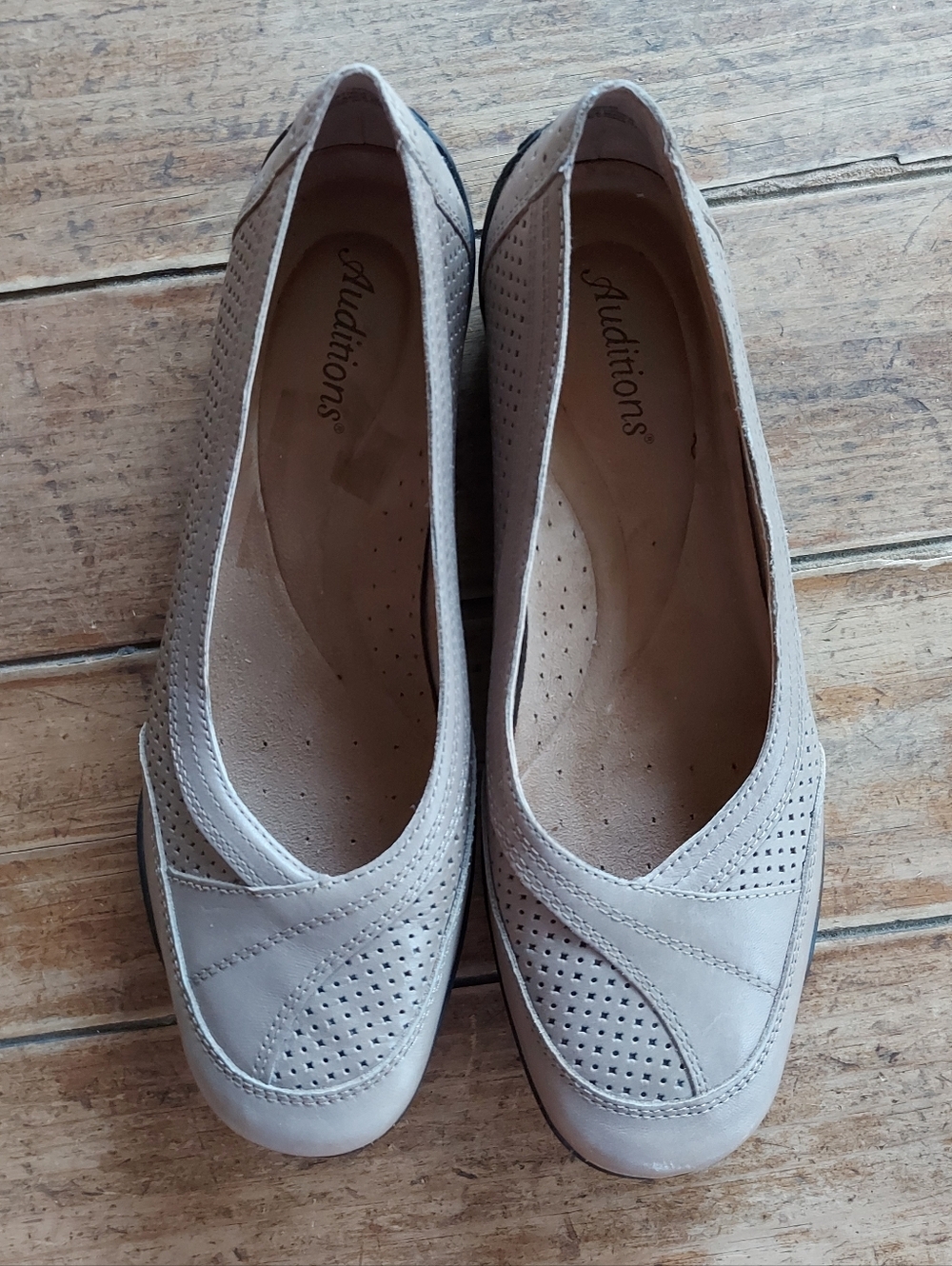 Auditions Women's Cream Perforated Comfort Flats